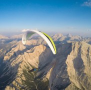 Di_33: Am Kreuzkofel gesellte sich Max Eder dann wieder zu mir: schön, einen Flug gemeinsam zu beginnen und nach 9 Stunden wieder gemeinsam zu beenden